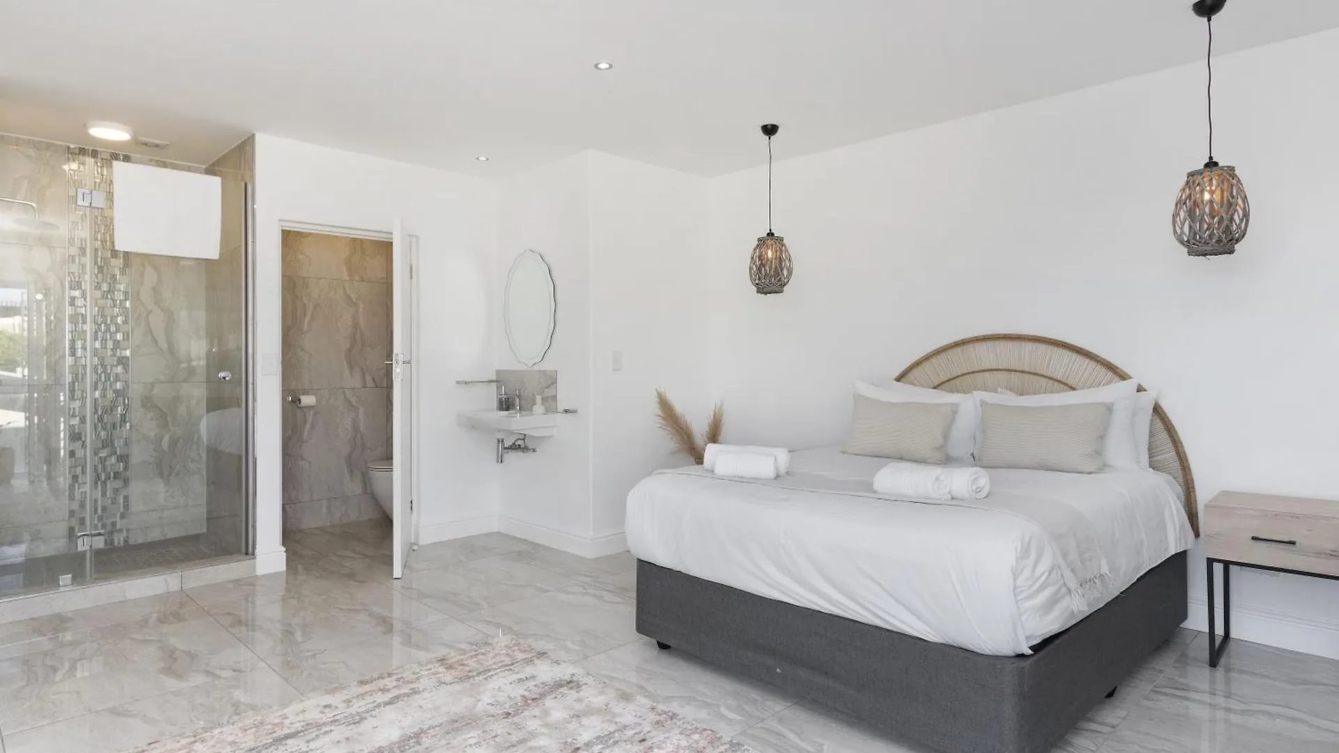 Endless Summer Beach House By Host Agents Bloubergstrand Villa