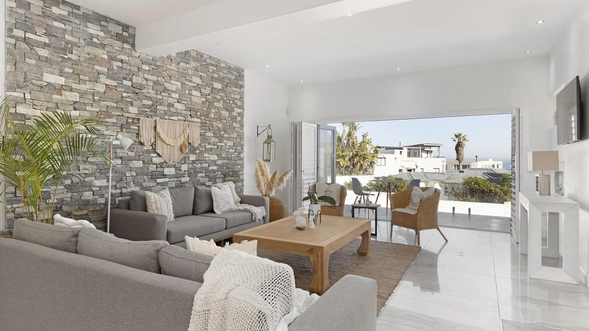 Villa Endless Summer Beach House By Host Agents Bloubergstrand
